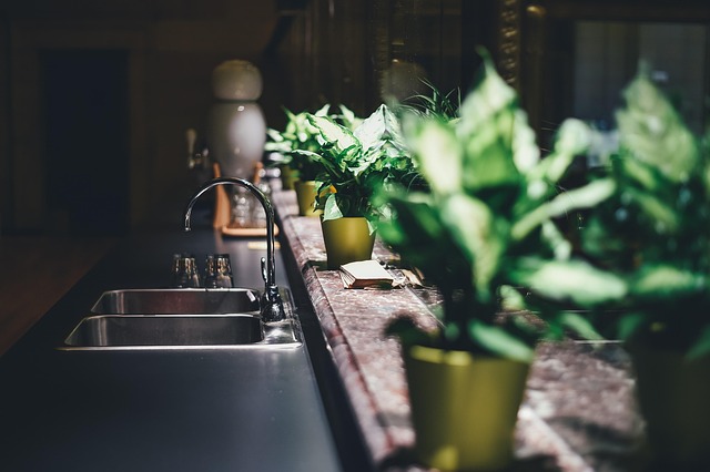 Kitchen Faucet - Pull-Down Spray
